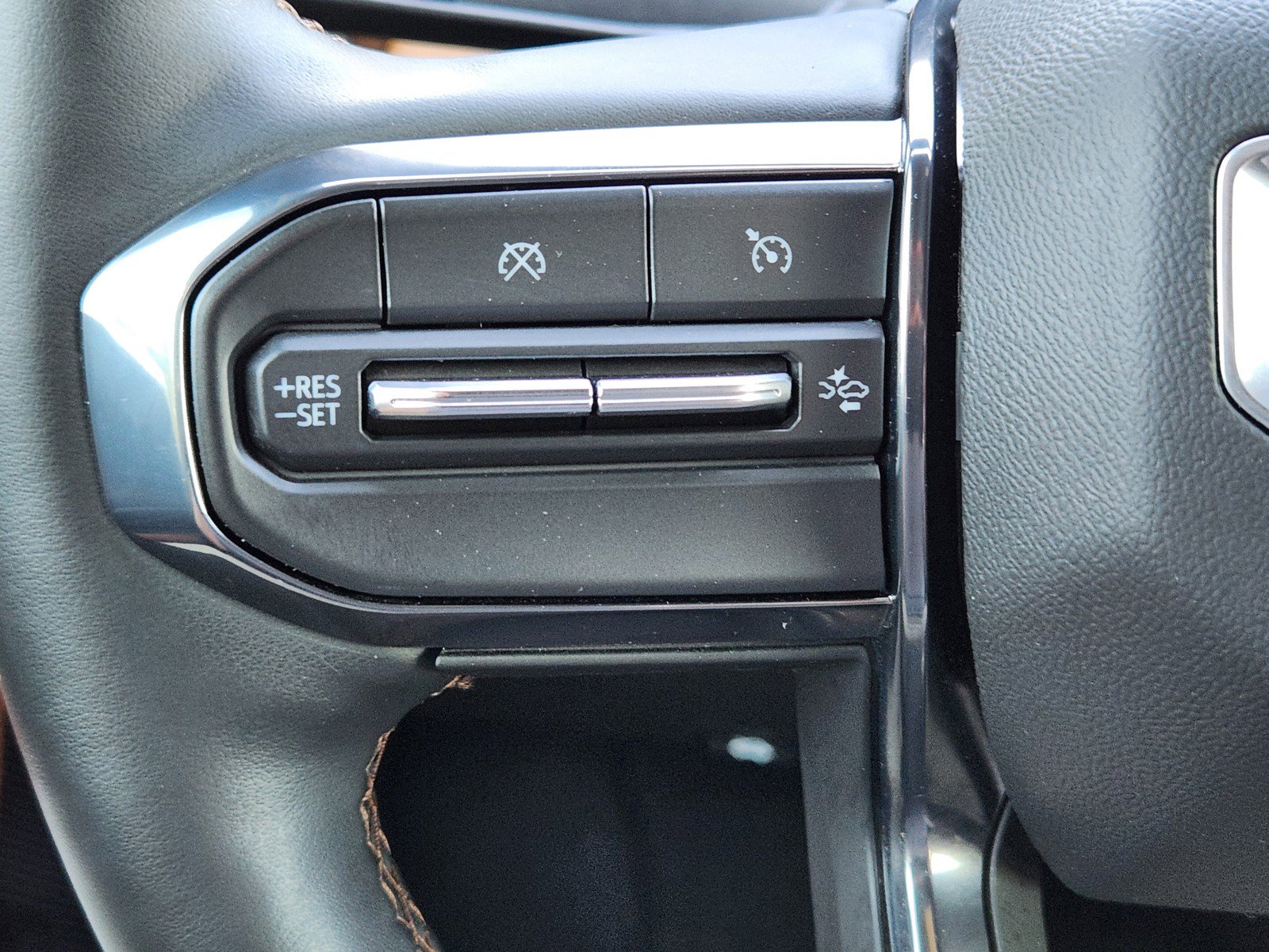 Certified 2024 GMC Canyon AT4 w/ AT4 Premium Package image 22