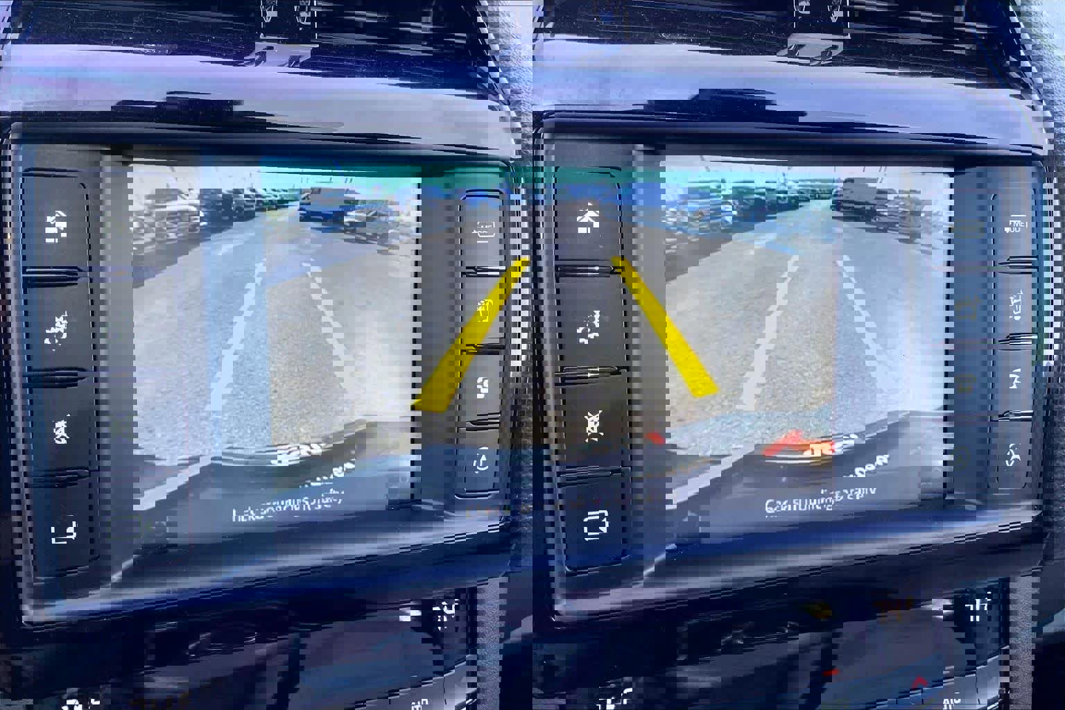 Used 2018 Jaguar F-PACE Premium image 27