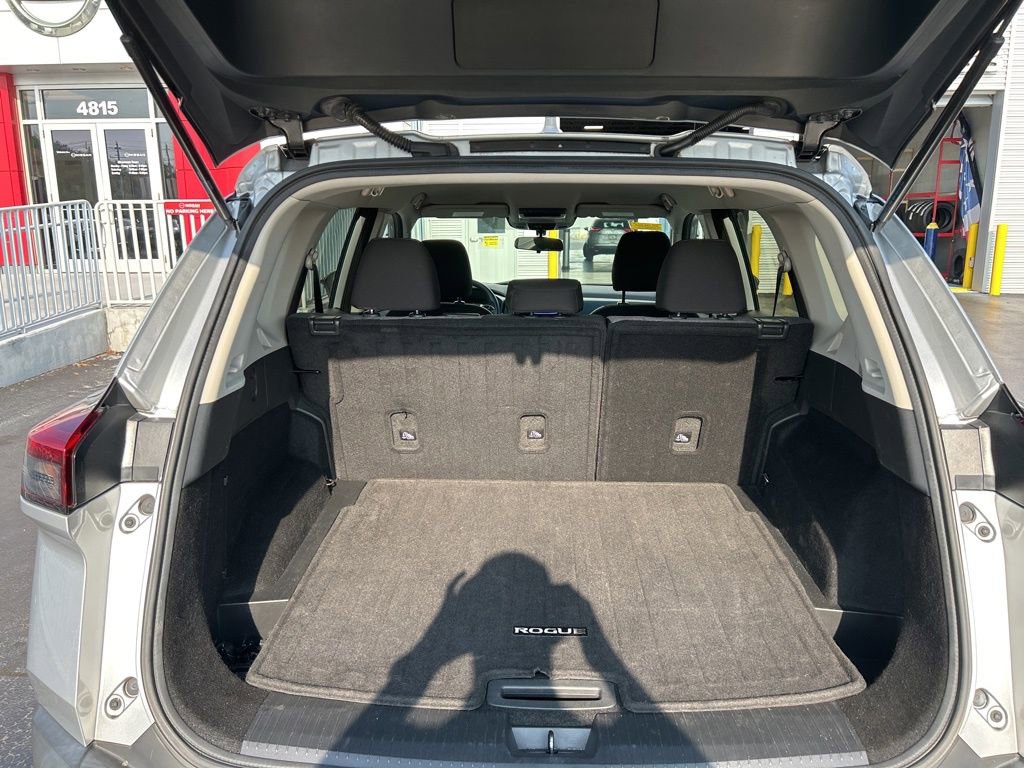 Used 2021 Nissan Rogue SV FWD image 15
