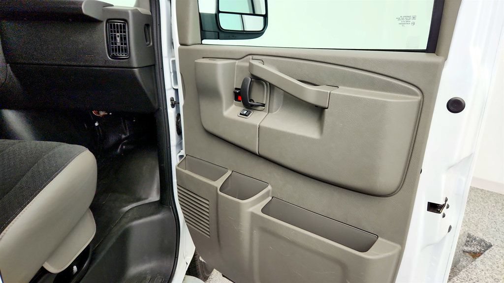 Used 2025 Chevrolet Express 2500 w/ Driver Convenience Package RWD image 26