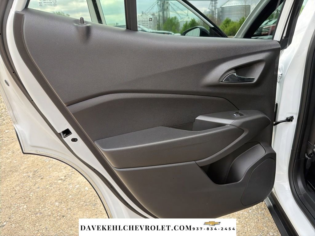 Used 2024 Chevrolet Trax RS w/ Sunroof Package FWD image 14