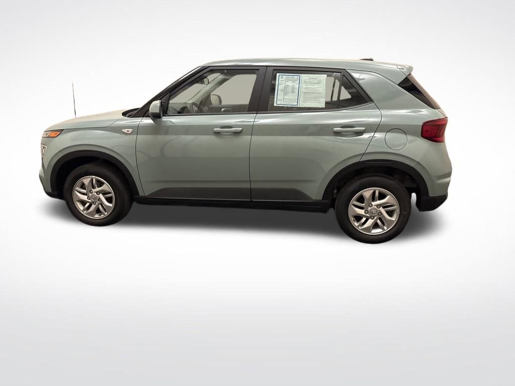 Certified 2026 Hyundai Venue SE image 9