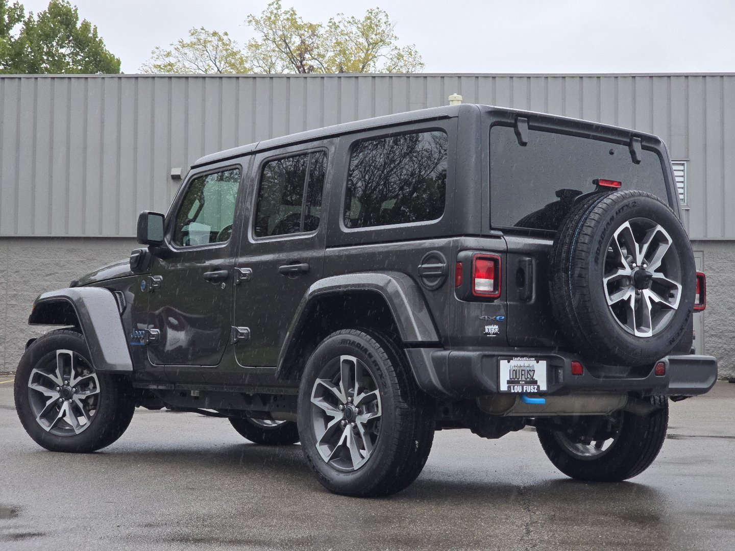 Used 2024 Jeep Wrangler Unlimited AWD/4WD image 12
