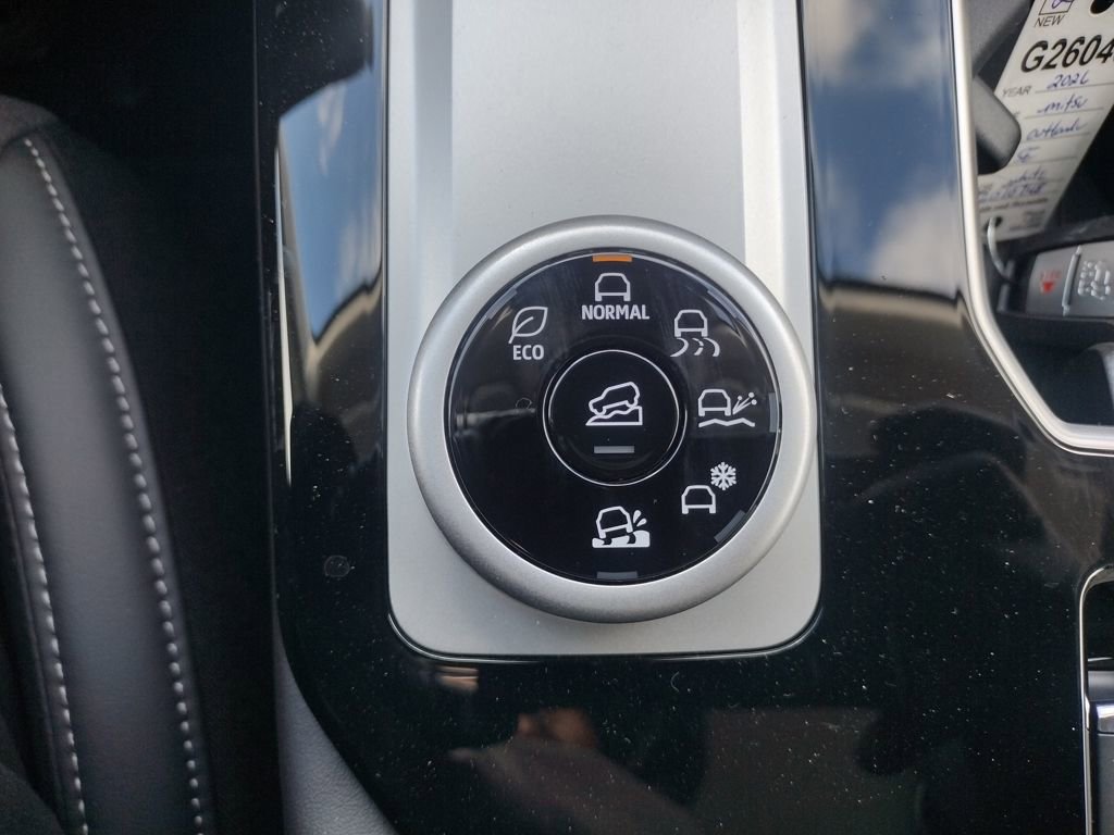 New 2026 Mitsubishi Outlander SE image 26