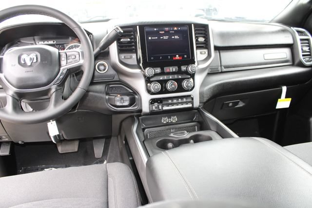 Used 2025 RAM 3500 Big Horn AWD/4WD image 28