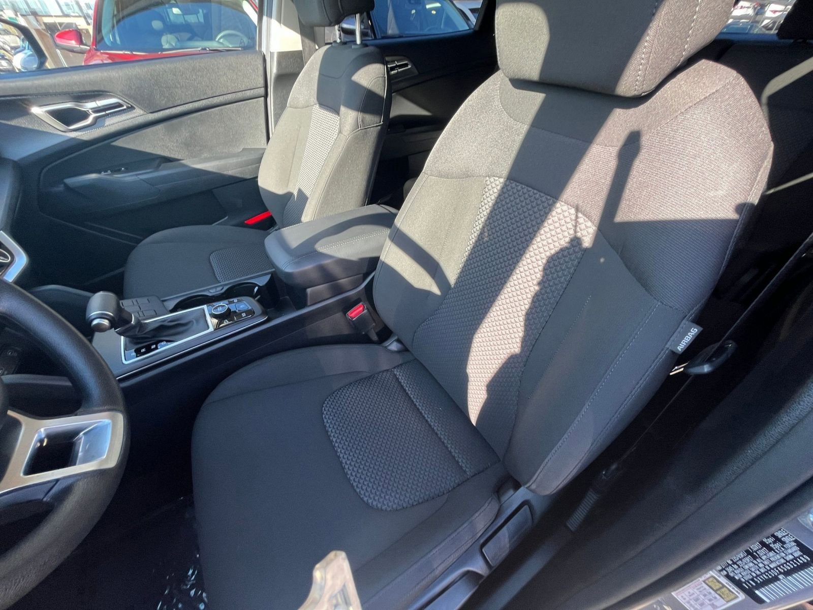 Used 2025 Kia Sportage LX image 36