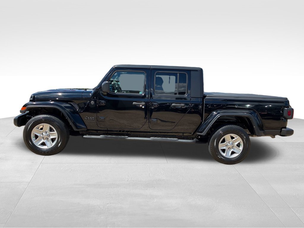 Used 2022 Jeep Gladiator Sport AWD/4WD image 2