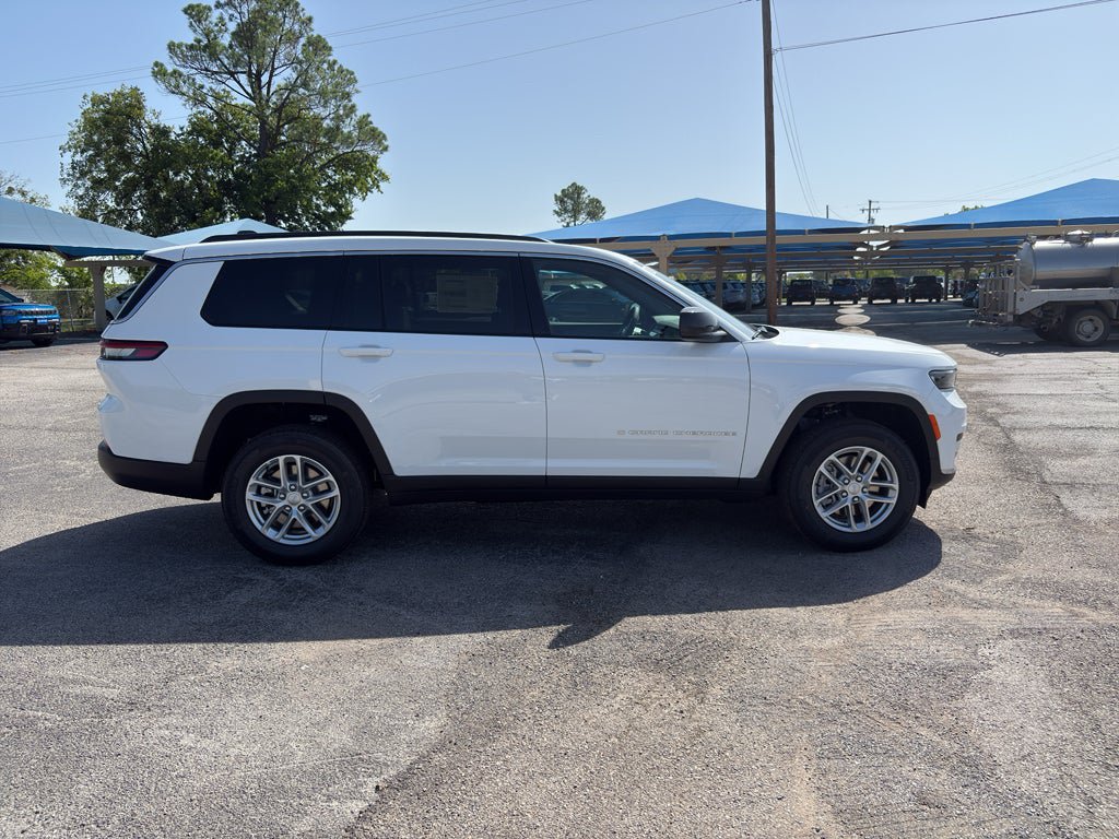 New 2026 Jeep Grand Cherokee L Laredo AWD/4WD image 4