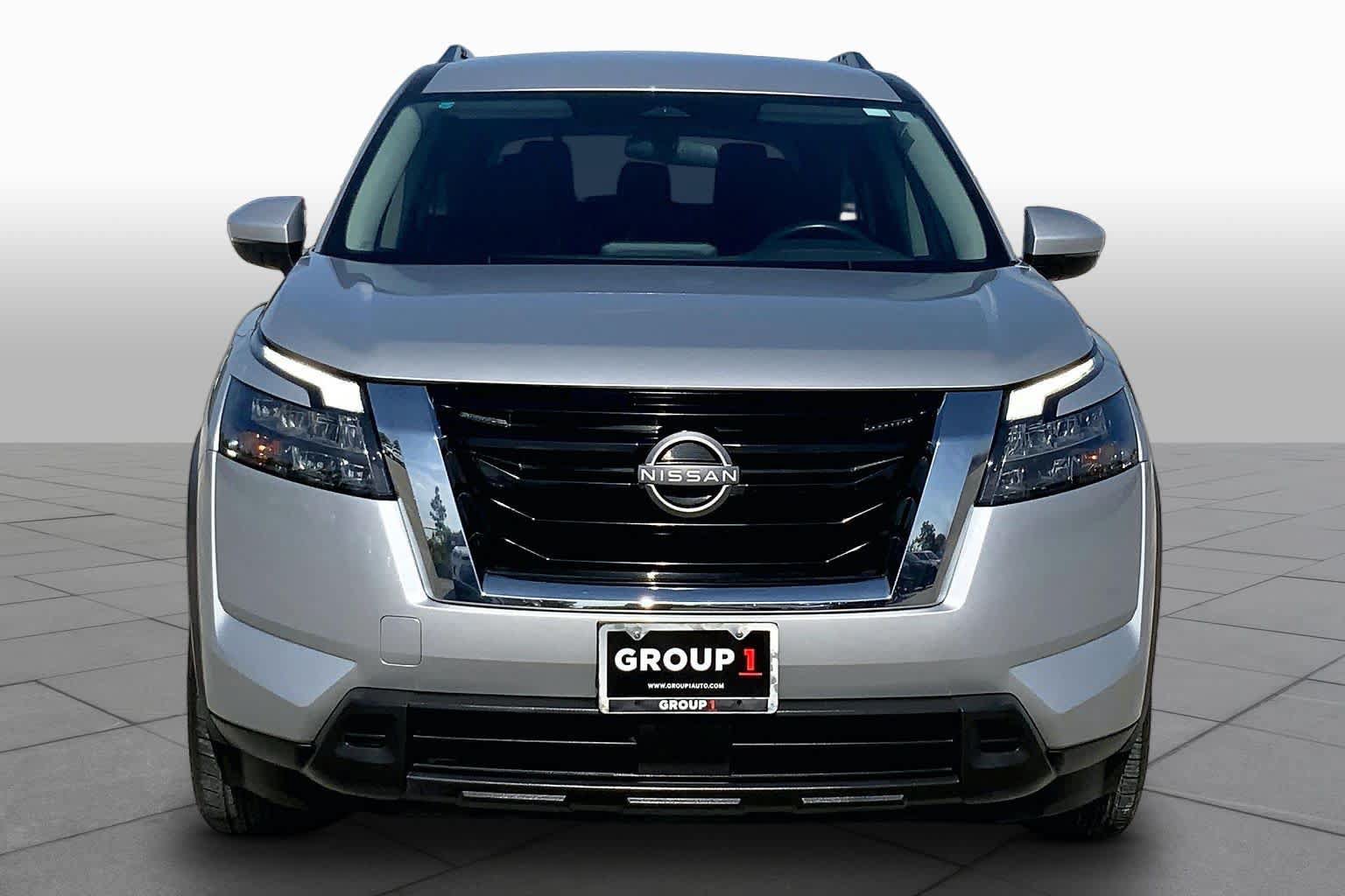 Used 2023 Nissan Pathfinder SV FWD image 4