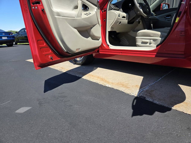 Used 2011 Toyota Camry LE FWD image 15