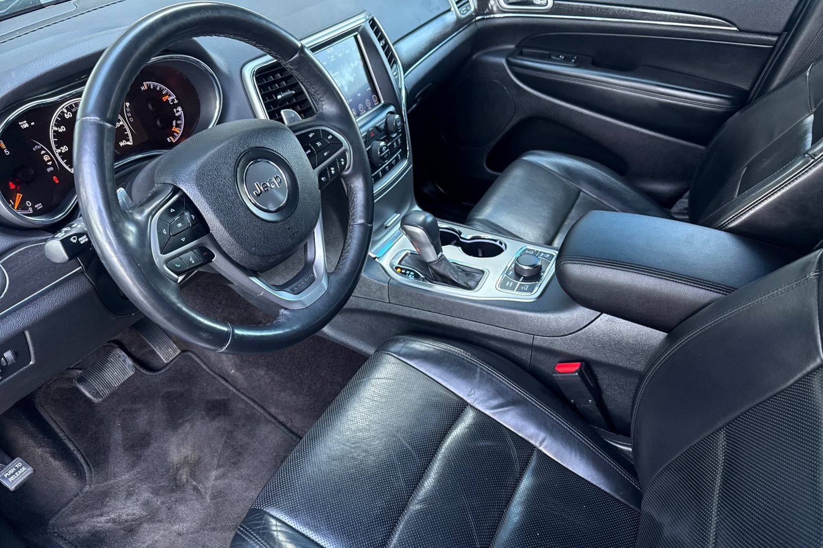 Used 2018 Jeep Grand Cherokee Limited w/ Luxury Group II AWD/4WD image 9