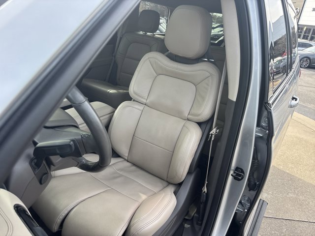 Used 2022 Lincoln Navigator Reserve image 23