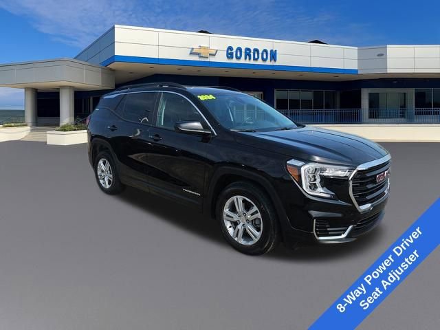 Used 2024 GMC Terrain SLE w/ Driver Convenience Package image 8