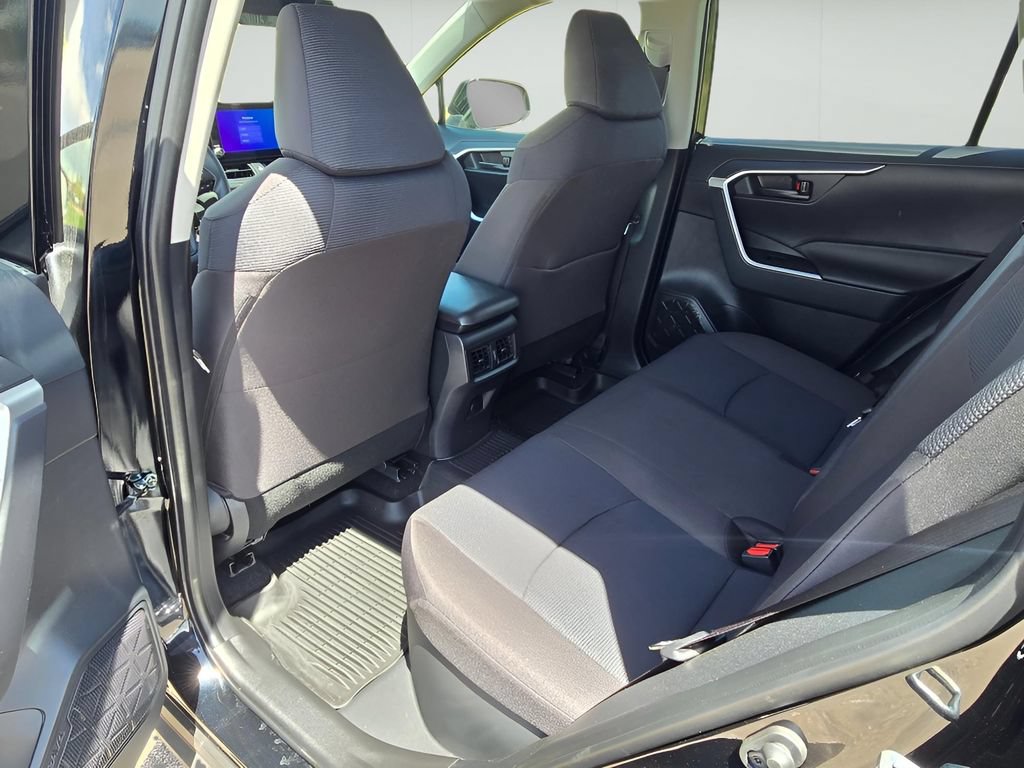 Used 2025 Toyota RAV4 LE AWD/4WD image 25