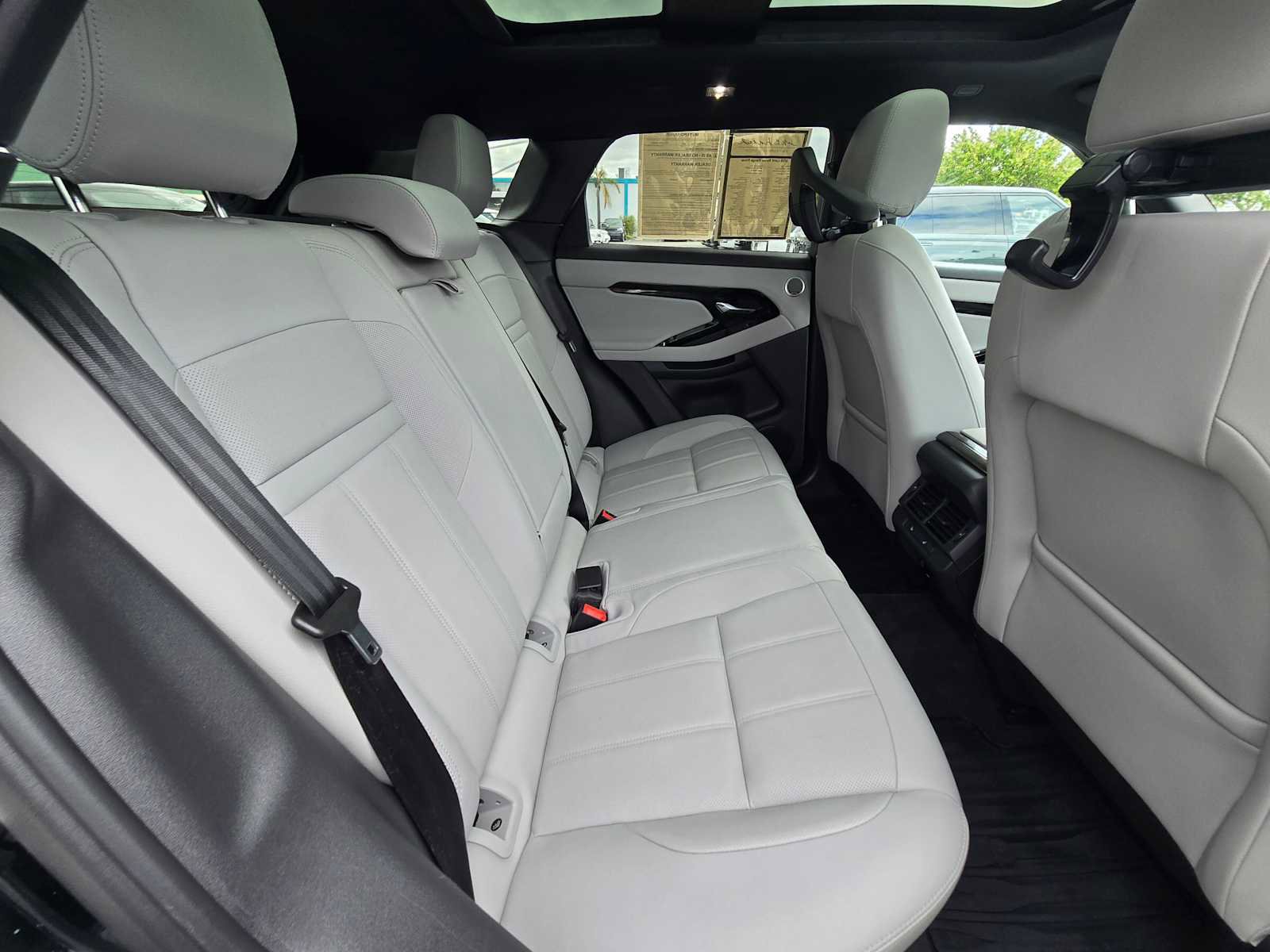 Used 2026 Land Rover Range Rover Evoque S image 14