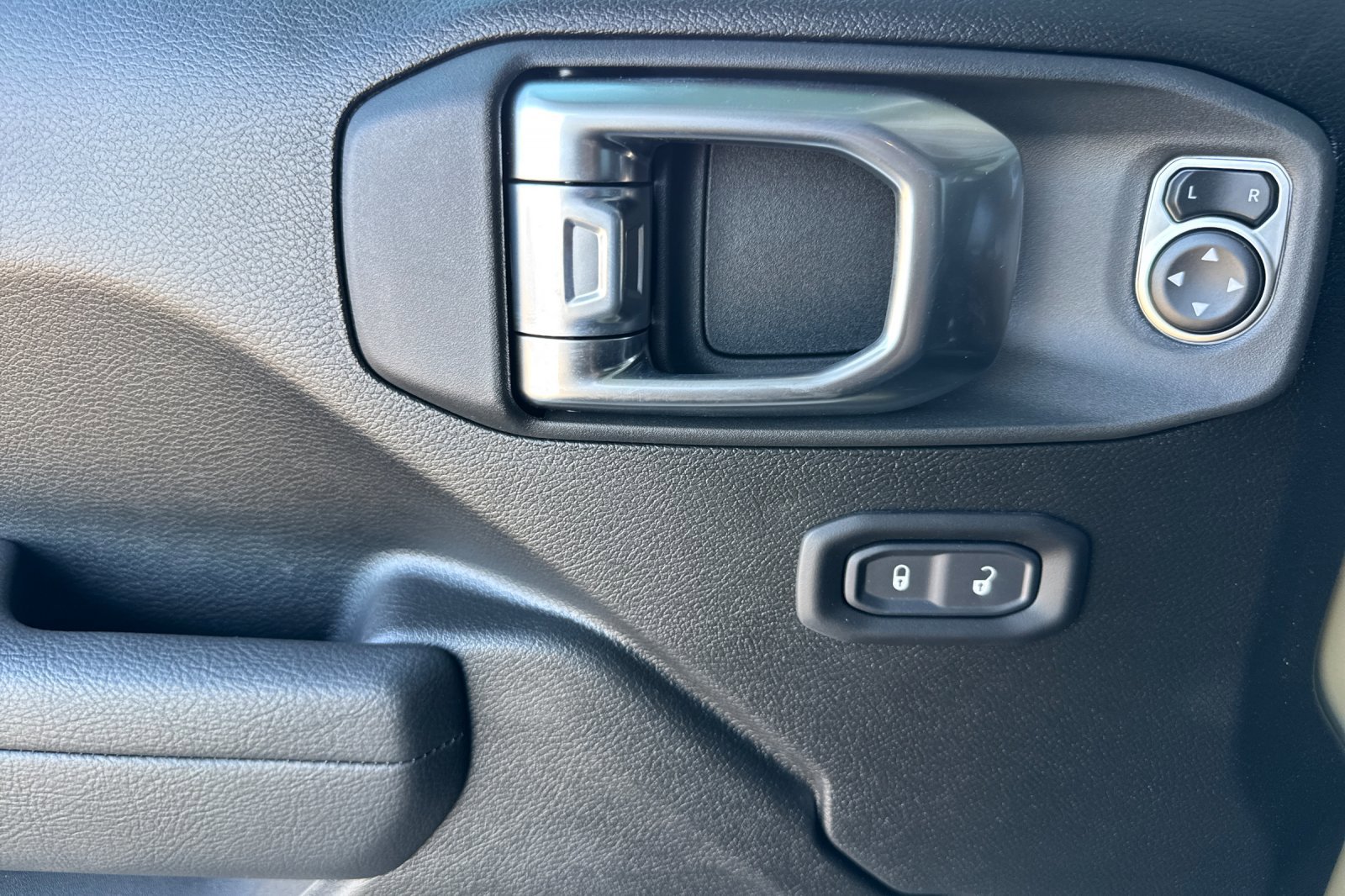 New 2026 Jeep Gladiator Sport image 10