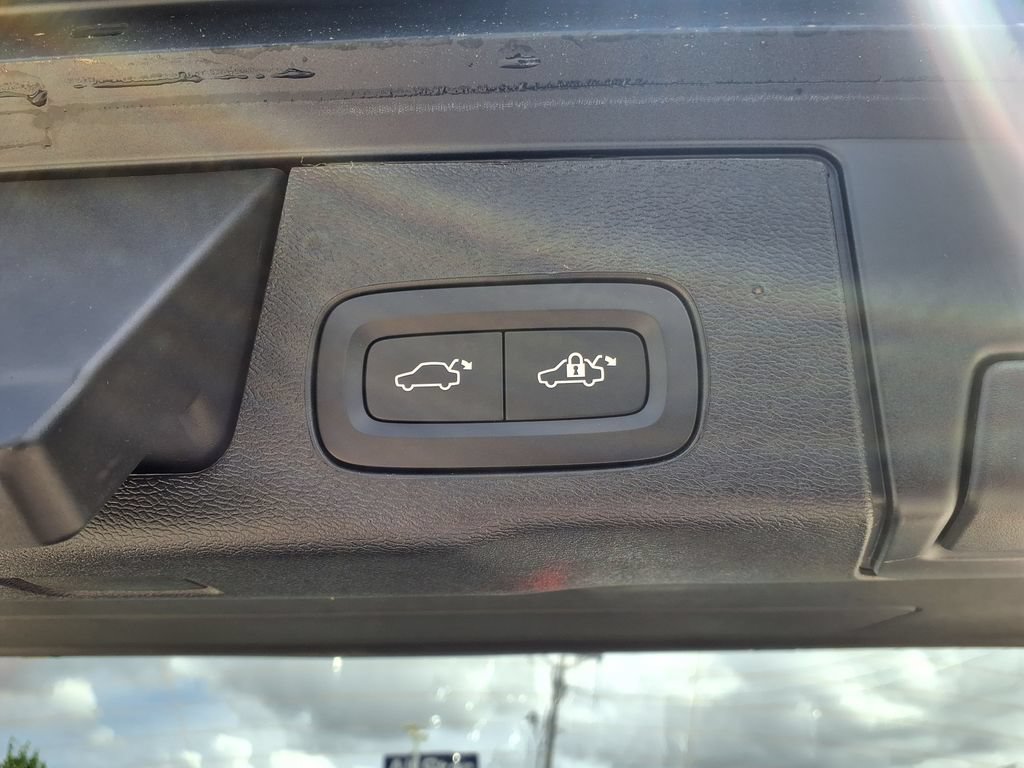 New 2026 Volvo XC60 B5 Core AWD/4WD image 11