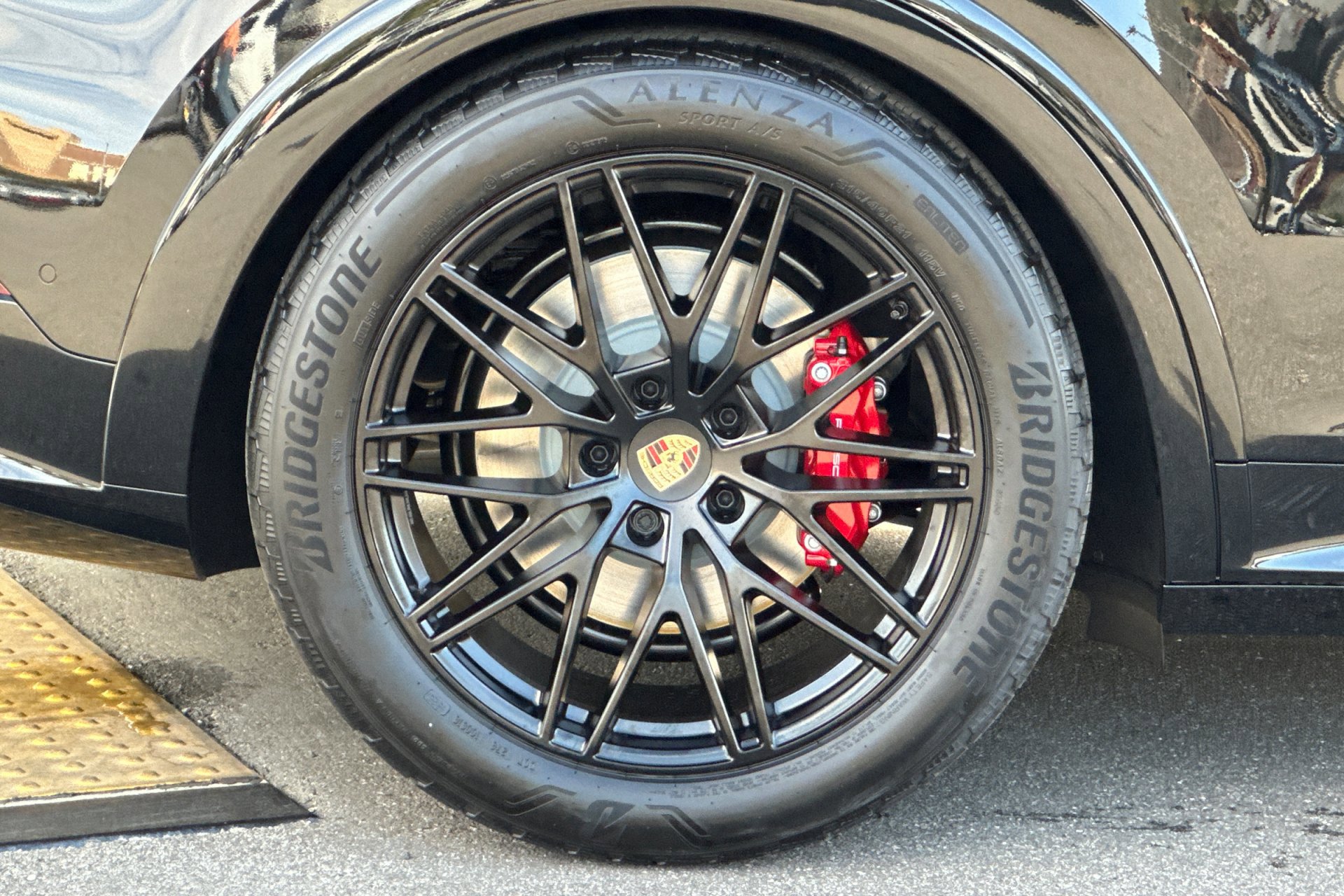 New 2026 Porsche Cayenne GTS image 44