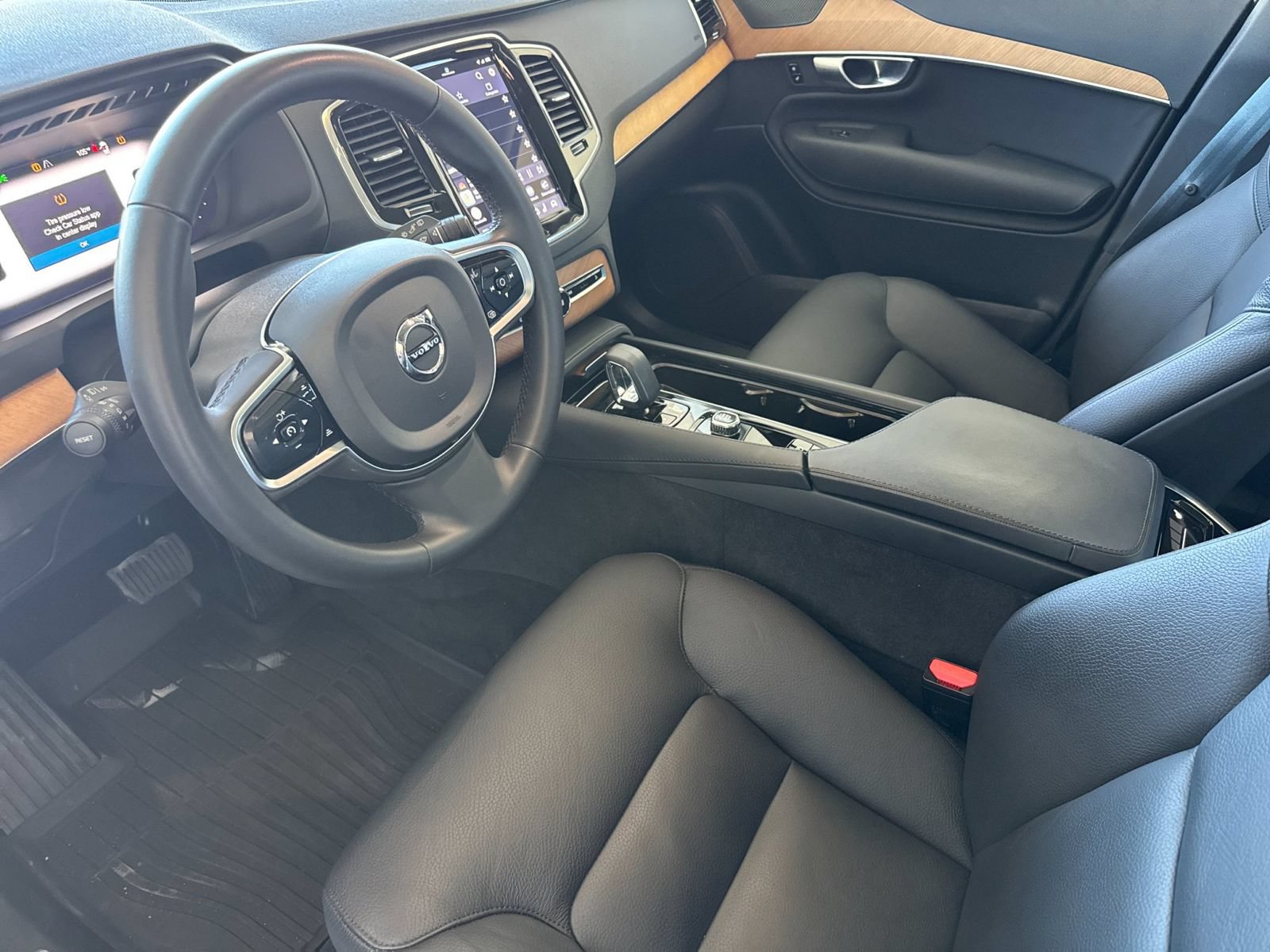 Certified 2024 Volvo XC90 T8 Plus w/ Protection Package Premier AWD/4WD image 16