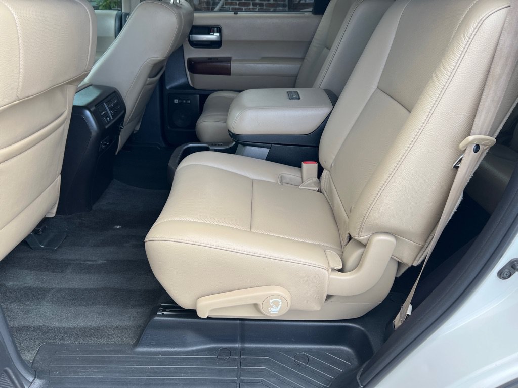 Used 2014 Toyota Sequoia Platinum AWD/4WD image 10