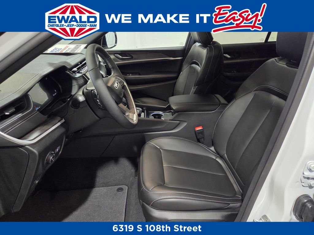 New 2025 Jeep Grand Cherokee Limited AWD/4WD image 11