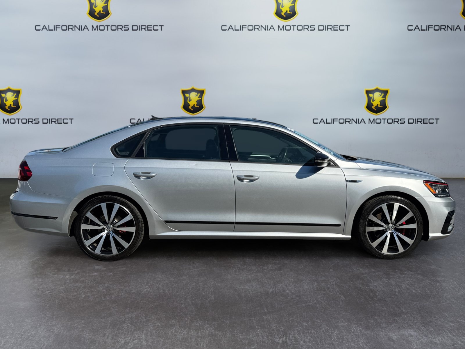 Used 2018 Volkswagen Passat 3.6 FWD image 6