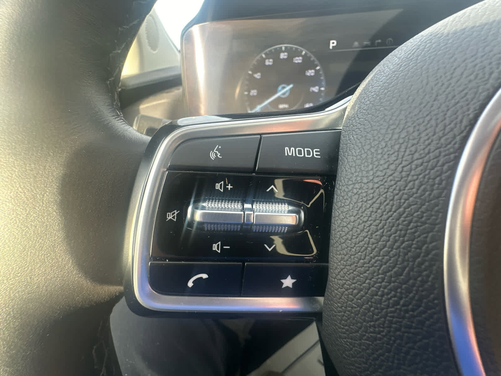 Used 2024 Kia Carnival SX Prestige image 34