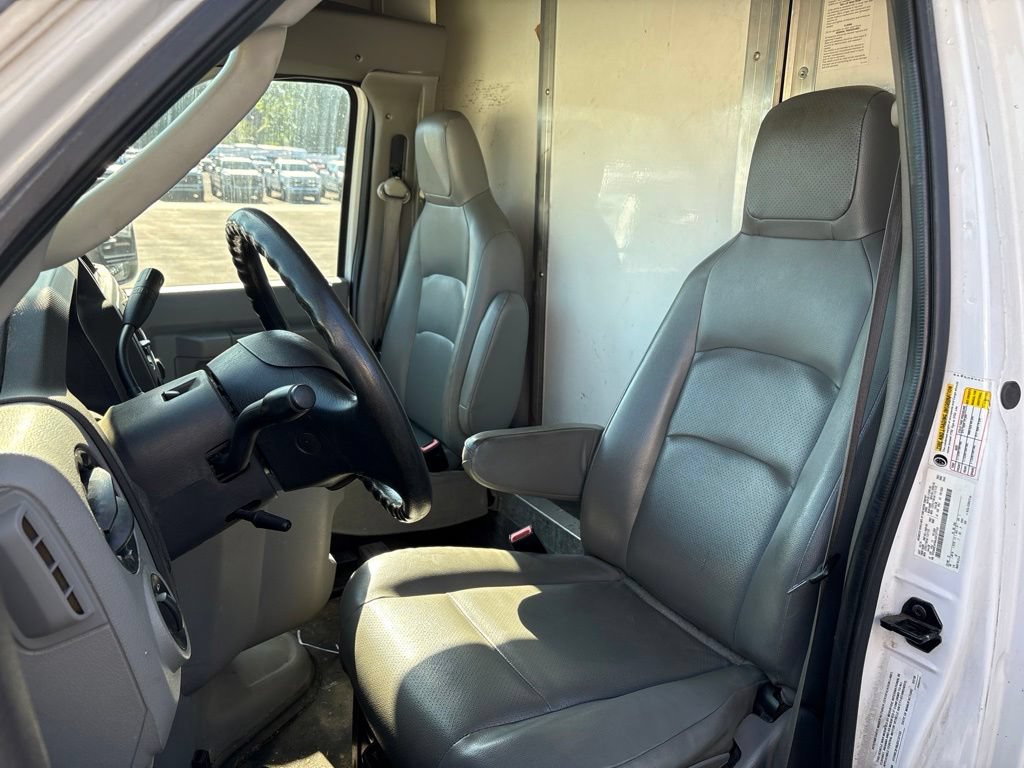 Used 2018 Ford E-350 and Econoline 350 Super Duty RWD image 5
