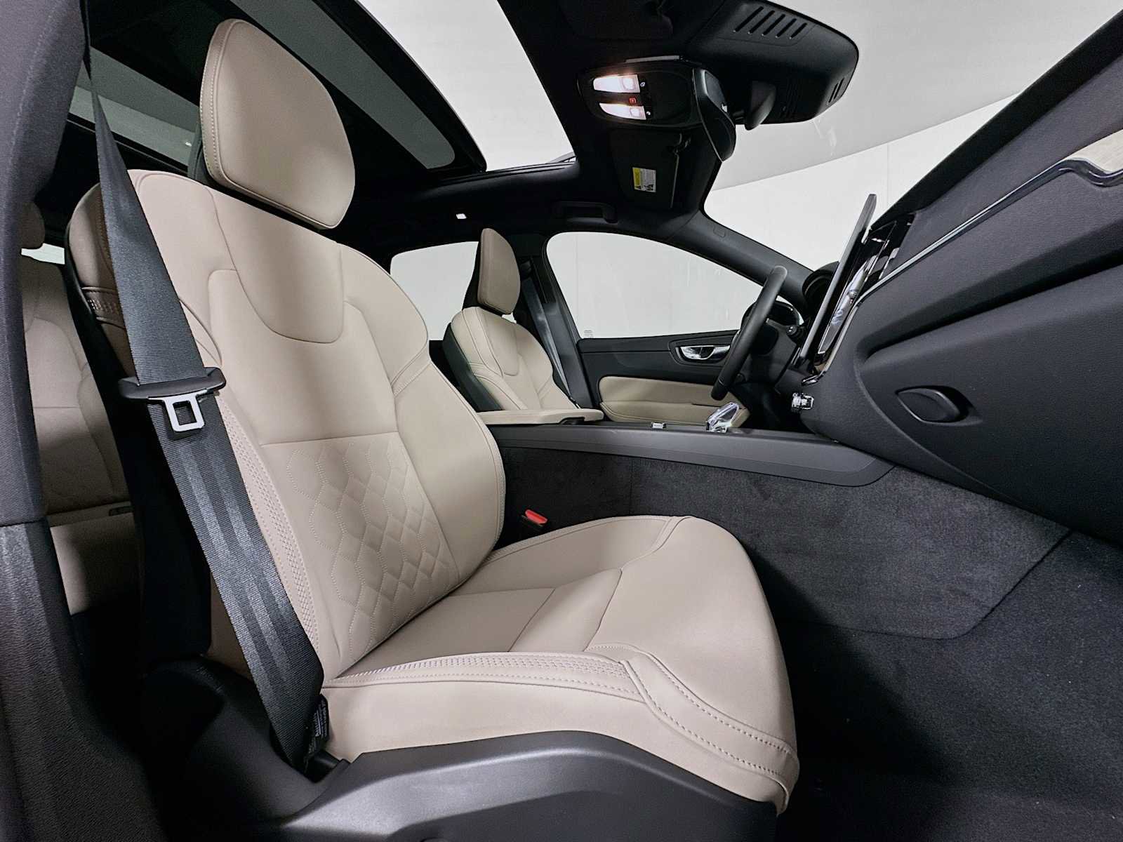 New 2026 Volvo XC60 B5 Core image 25