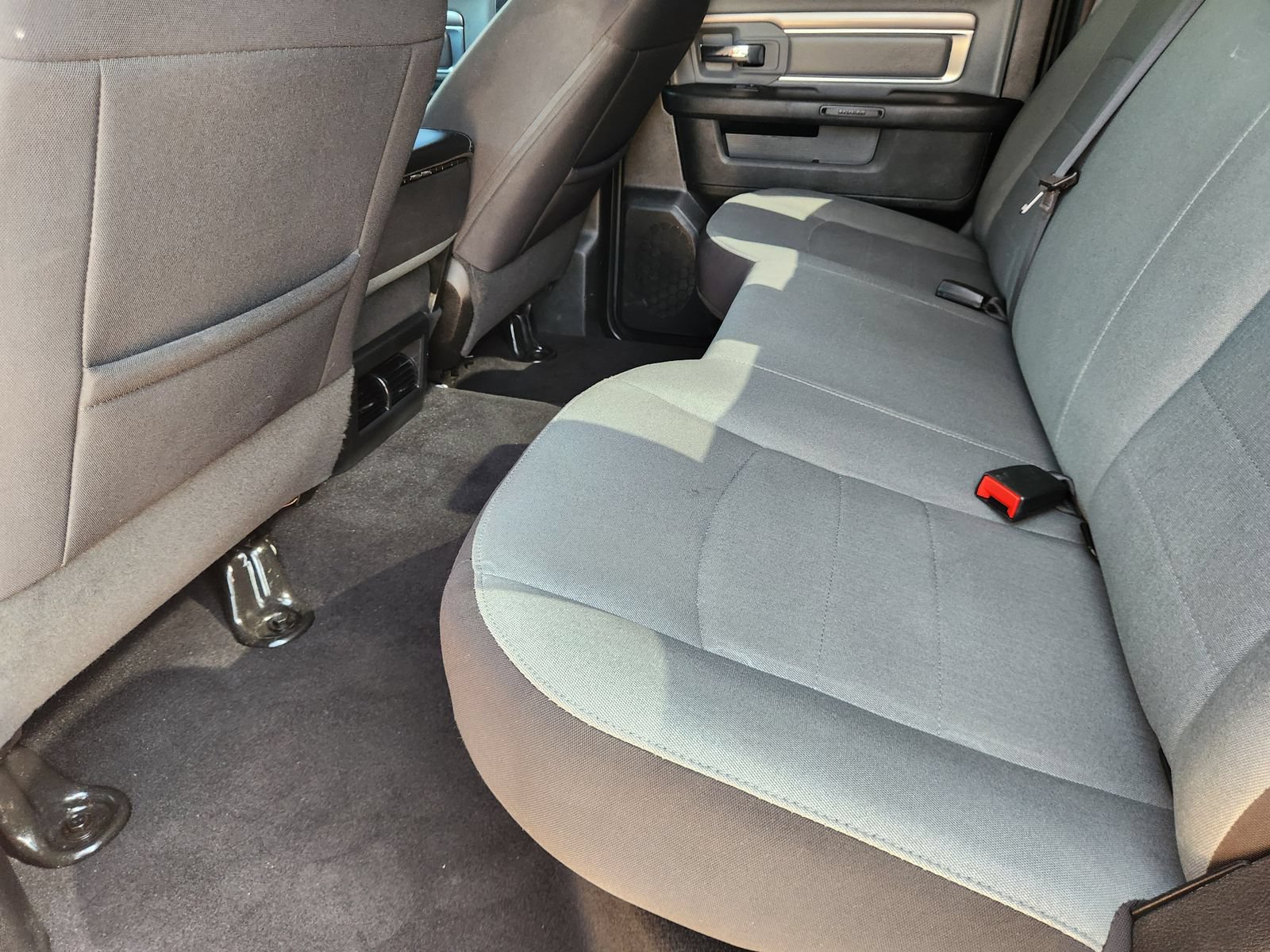 Used 2022 RAM 1500 Classic SLT AWD/4WD image 28