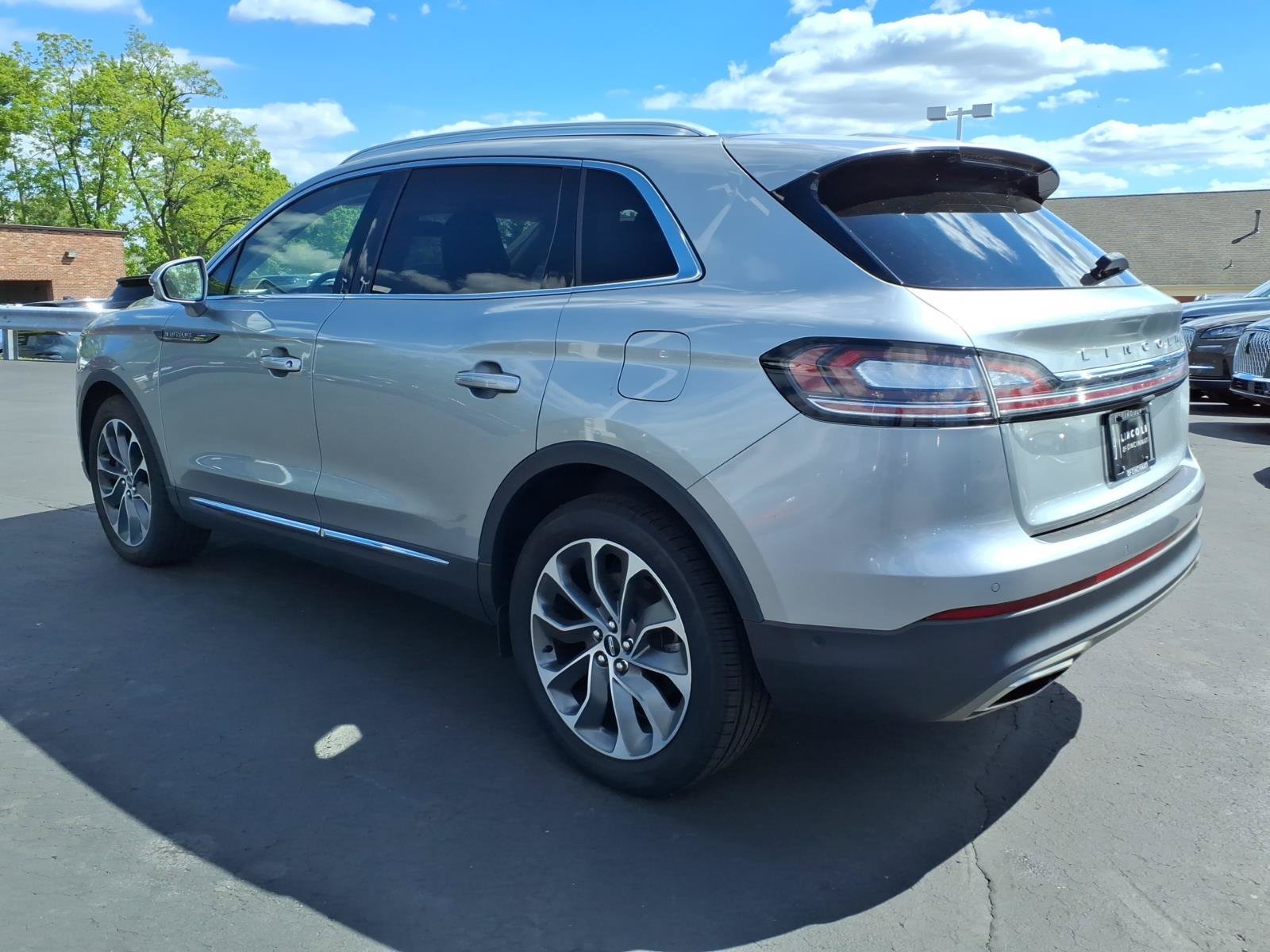 Used 2022 Lincoln Nautilus Reserve AWD/4WD image 5