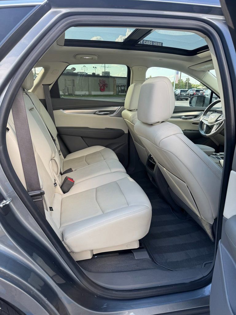 Used 2021 Cadillac XT5 Premium Luxury image 17