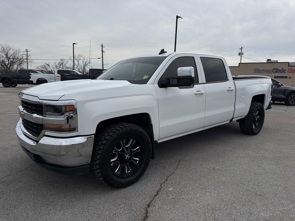 Used 2018 Chevrolet Silverado 1500 LT w/ Trailering Package AWD/4WD image 2