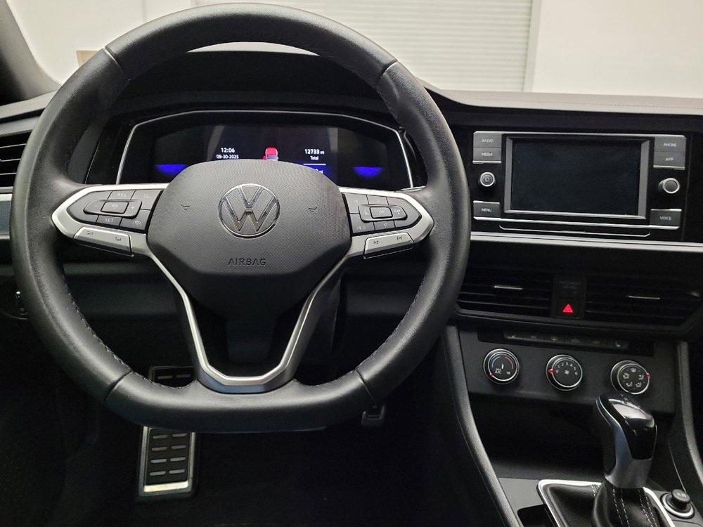 Used 2024 Volkswagen Jetta Sport image 22