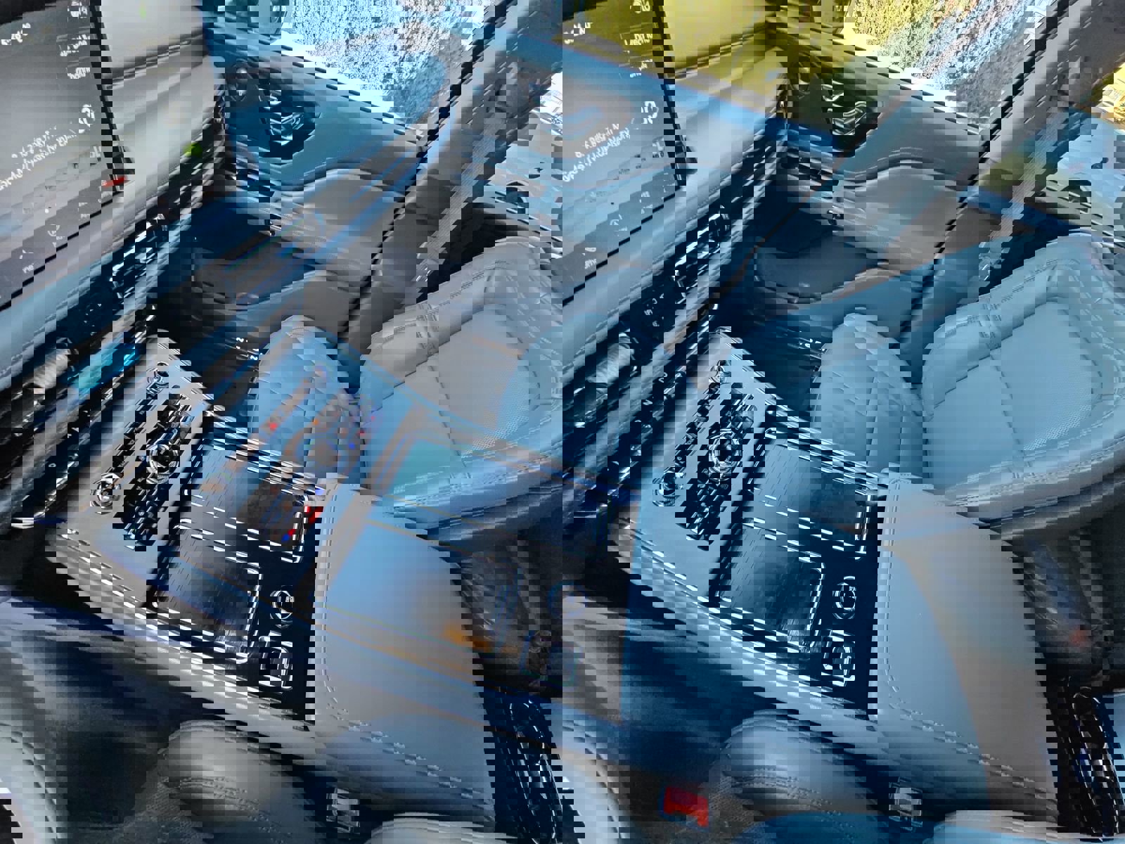 Used 2021 Lincoln Aviator Reserve w/ Equipment Group 201A image 17