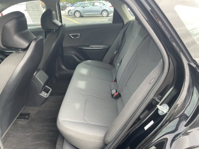 Used 2025 Kia K4 FWD image 28