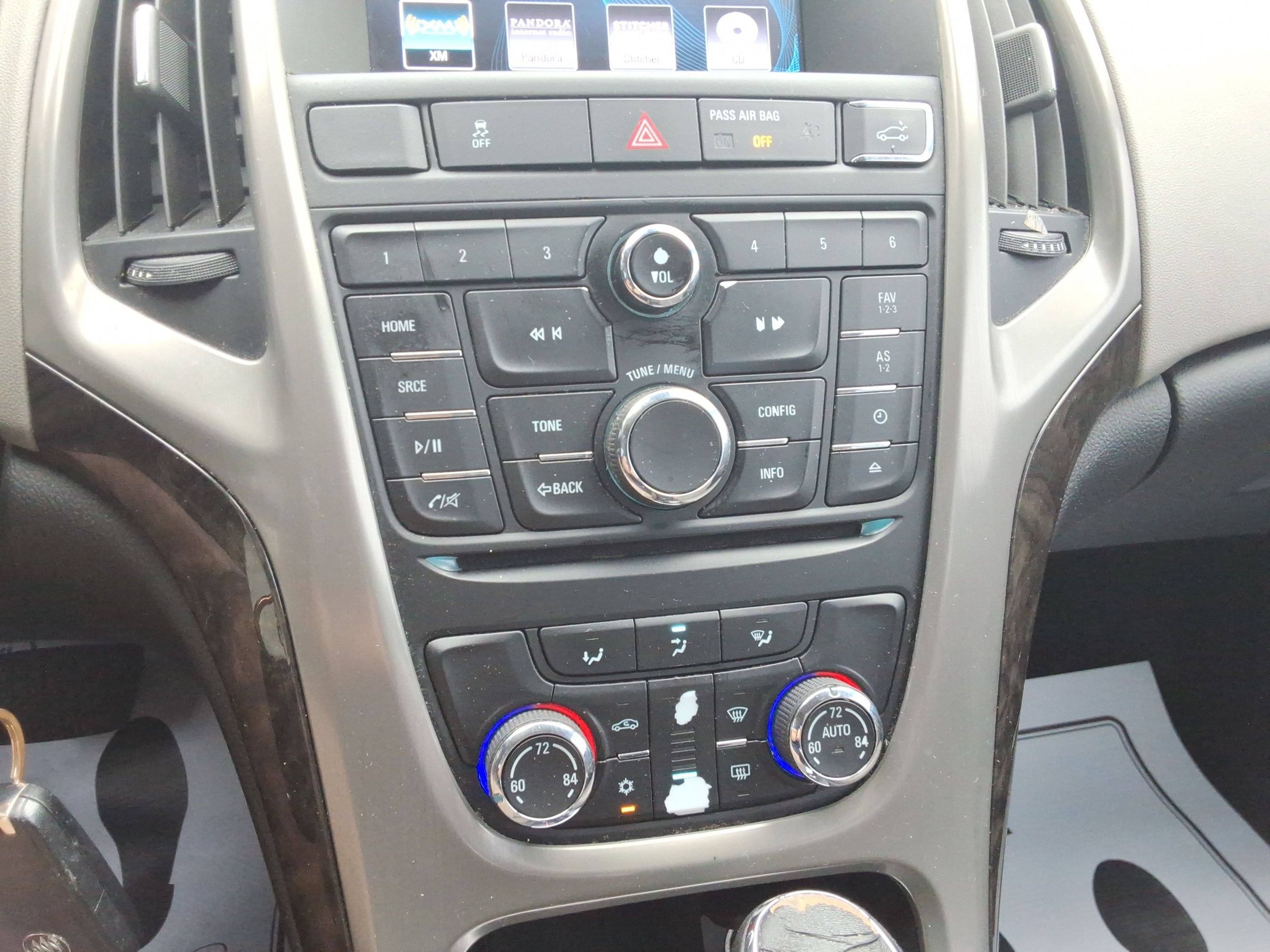 Used 2015 Buick Verano FWD image 17