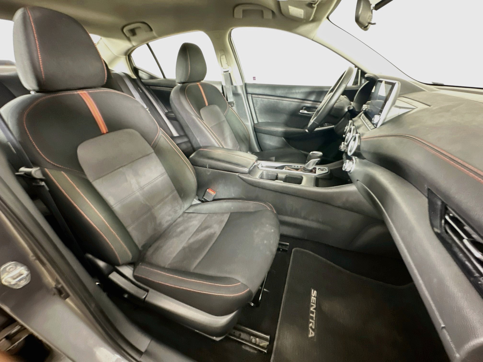 Used 2025 Nissan Sentra SR FWD image 29