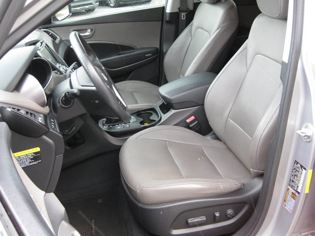 Used 2015 Hyundai Santa Fe GLS w/ Option Group 03 FWD image 12