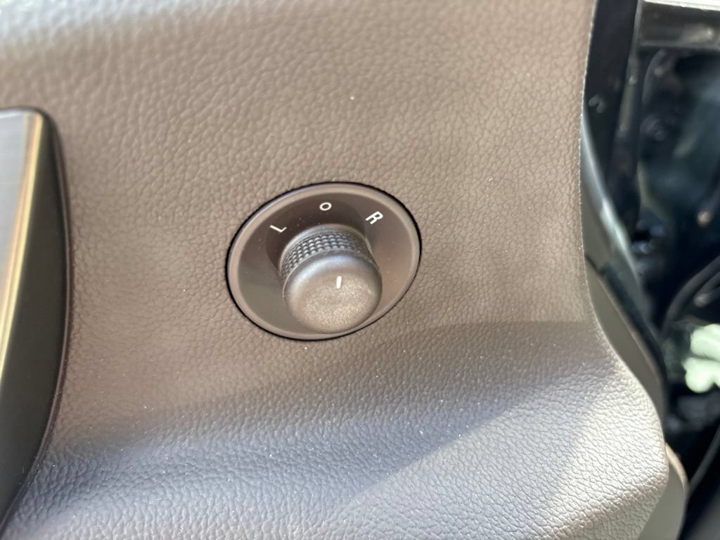 Used 2013 Buick Verano Leather FWD image 13