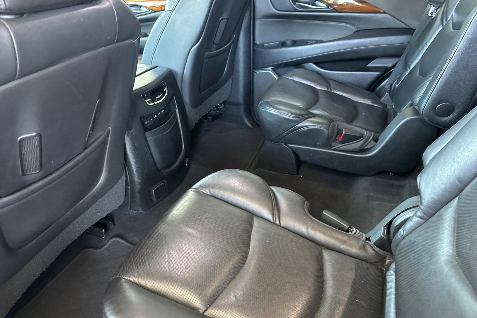 Used 2017 Cadillac Escalade Premium Luxury image 31