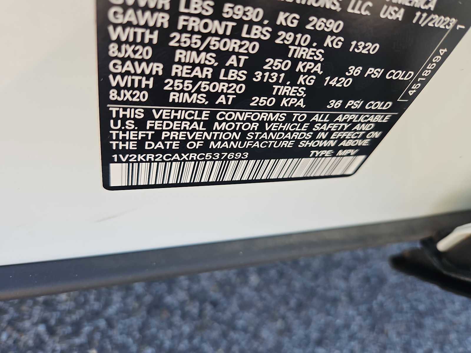 Used 2024 Volkswagen Atlas SE AWD/4WD image 14
