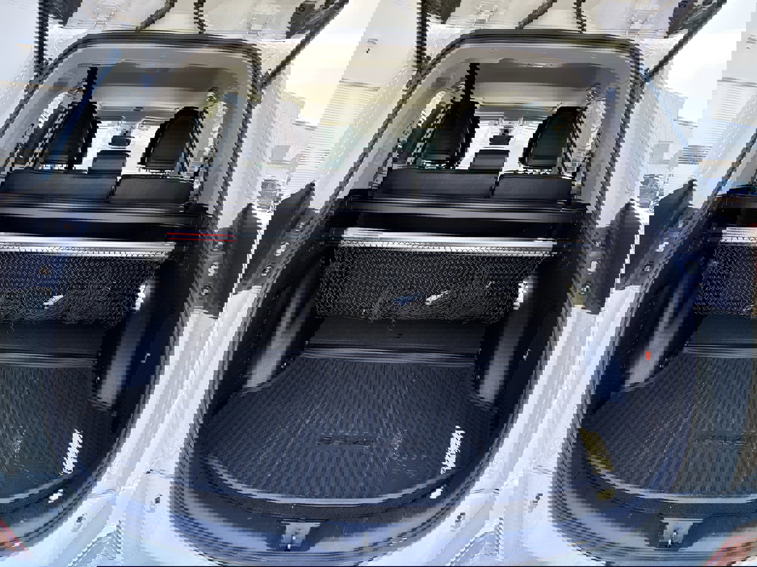 Used 2018 Toyota RAV4 Limited w/ Advanced Technology Package image 12