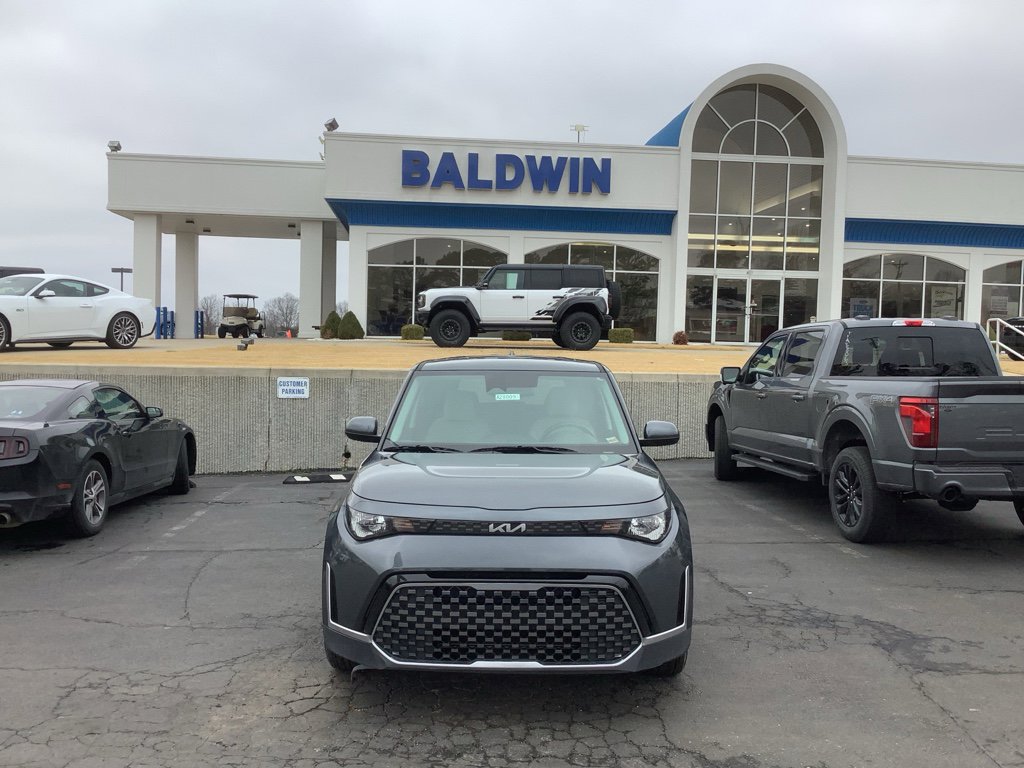 Used 2024 Kia Soul EX image 2