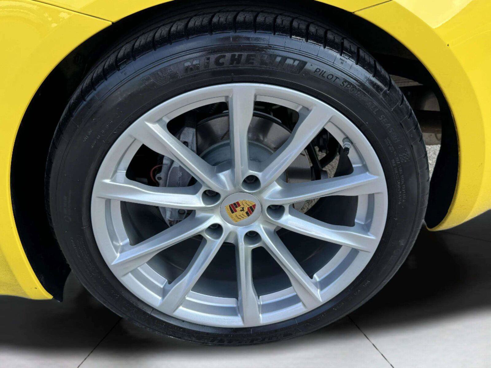 Used 2018 Porsche 718 Boxster RWD image 38