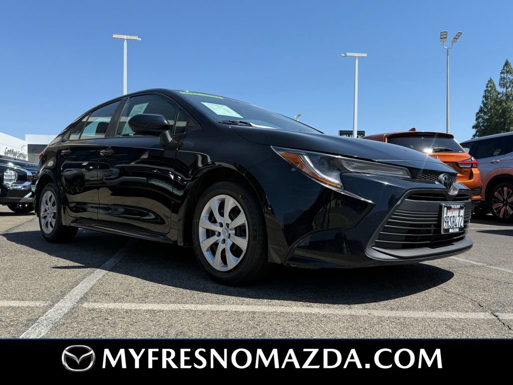 Used 2025 Toyota Corolla LE FWD image 4