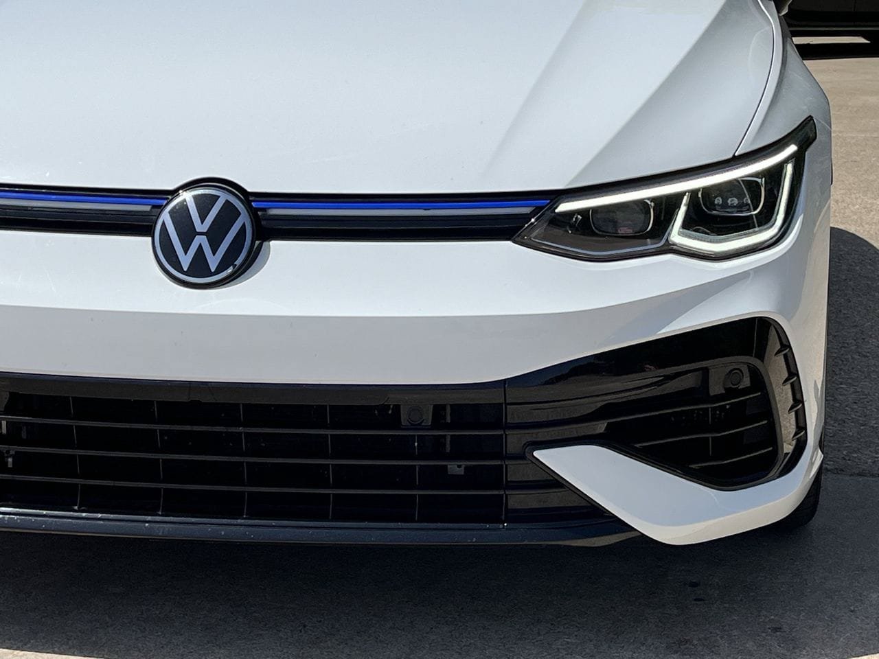 Used 2024 Volkswagen Golf R AWD/4WD image 8