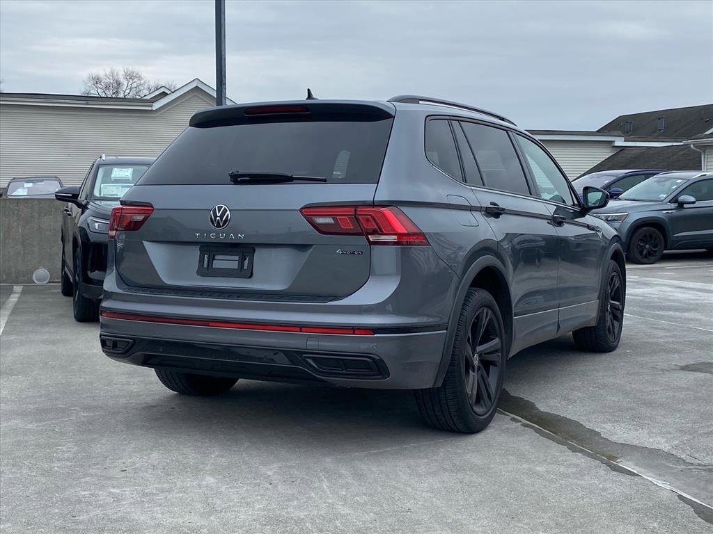 Certified 2023 Volkswagen Tiguan SE R-Line AWD/4WD image 3