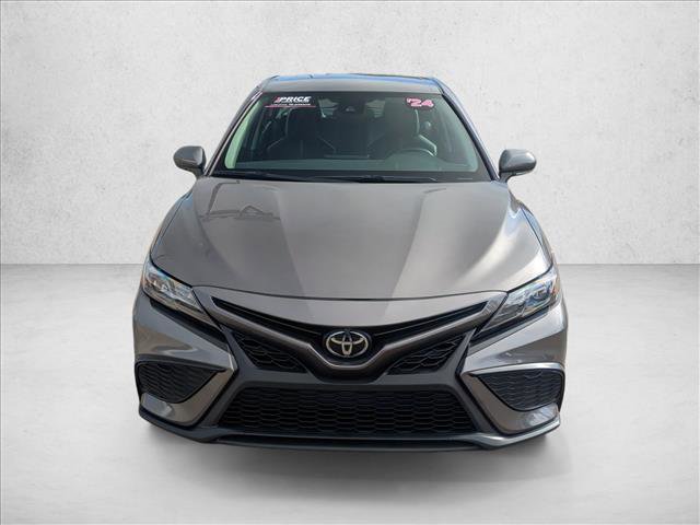 Used 2024 Toyota Camry SE video 2
