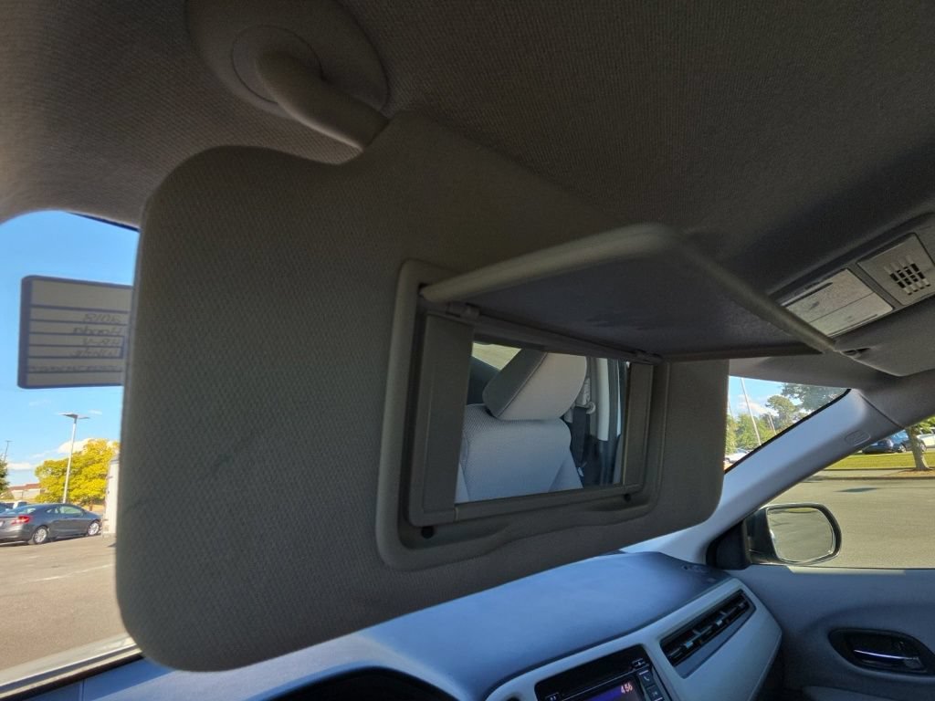 Used 2018 Honda HR-V LX image 49